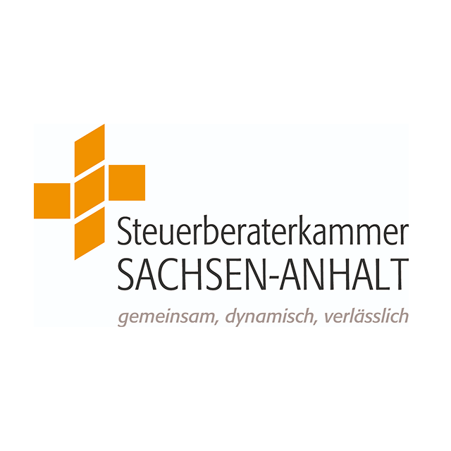 Das Logo der Steuerberaterkammer Sachsen-Anhalt zeigt ein orangefarbenes Pluszeichen, das aus vier asymmetrischen Quadraten besteht, neben dem Schriftzug „Steuerberaterkammer SACHSEN-ANHALT“ und dem Zusatz „gemeinsam, dynamisch, verlässlich“.